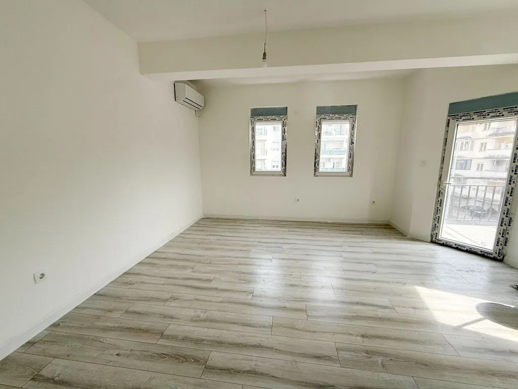 Prodaja, trosoban stan, 53m², Gorica C, Podgorica