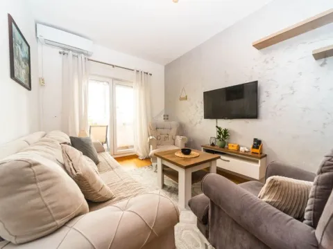 Izdavanje, jednosoban stan, 40m², Tuški Put, Podgorica