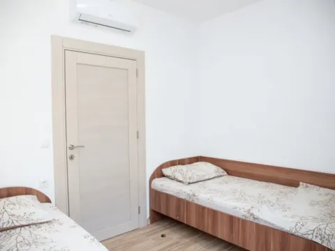 Izdavanje, dvosoban stan, 90m², Rafailovići, Budva - image 7