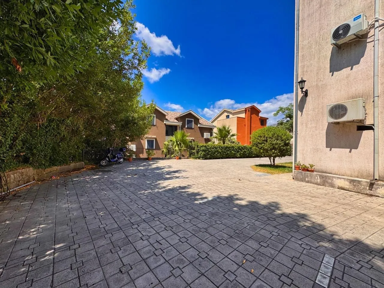 Prodaja, dvosoban stan, 82m², Dobrota, Kotor