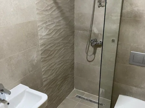 Sale, one bedroom apartment, 43m², Bečići, Budva - image 10