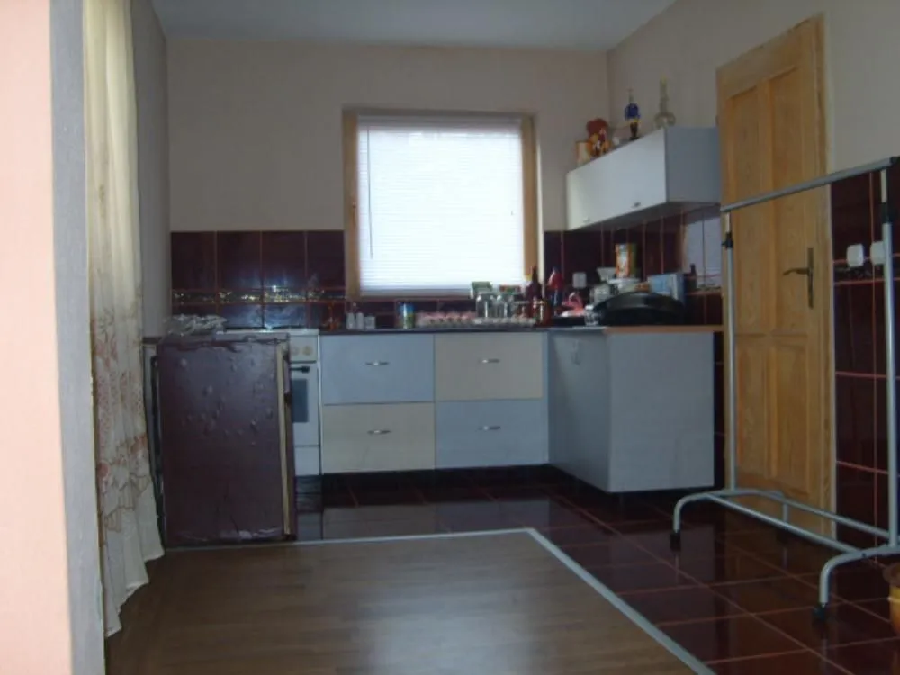 Prodaja, kuća, 300m², Trnava, Jagodina
