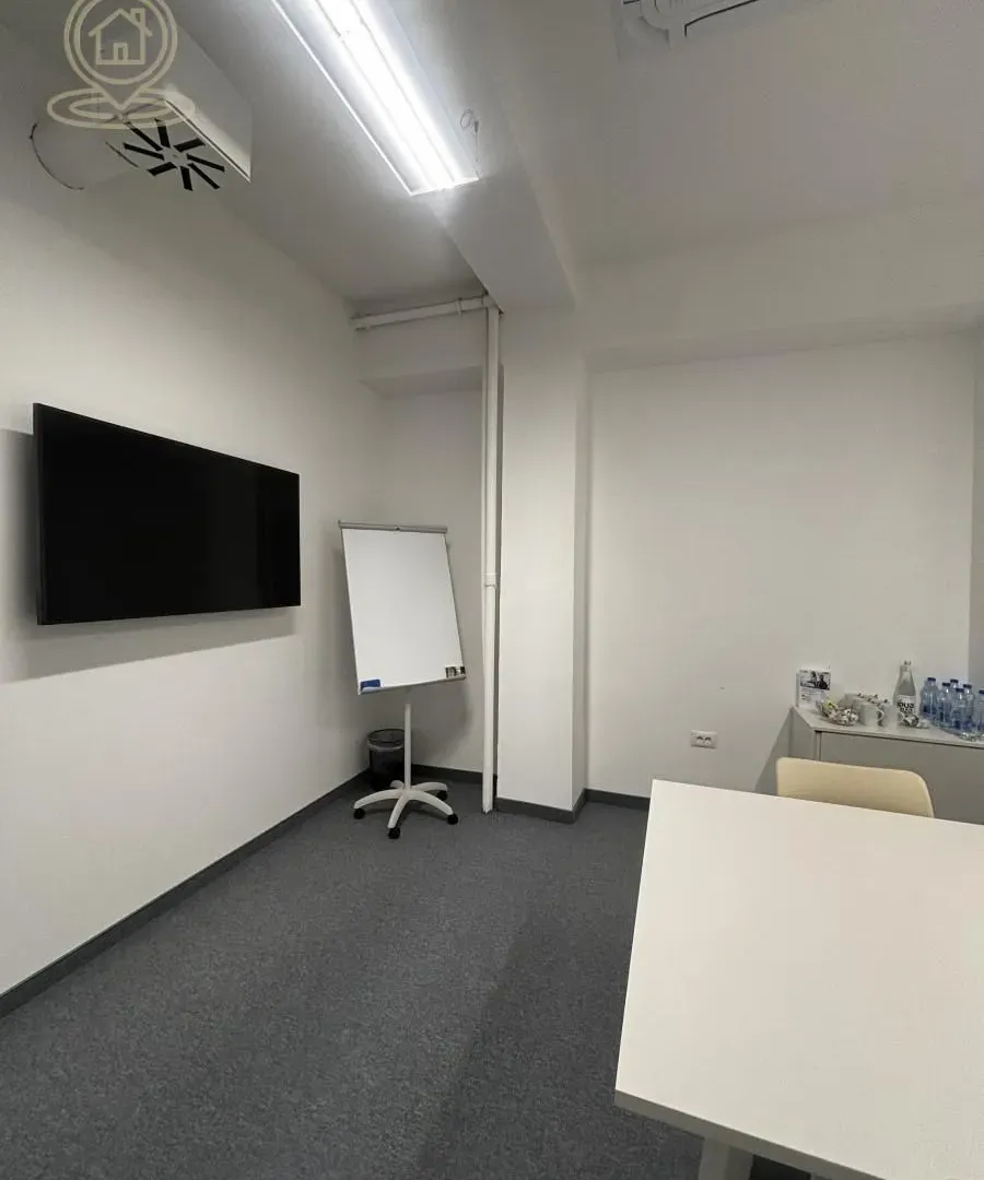 Rent, office space, 28m², Palilula, Niš