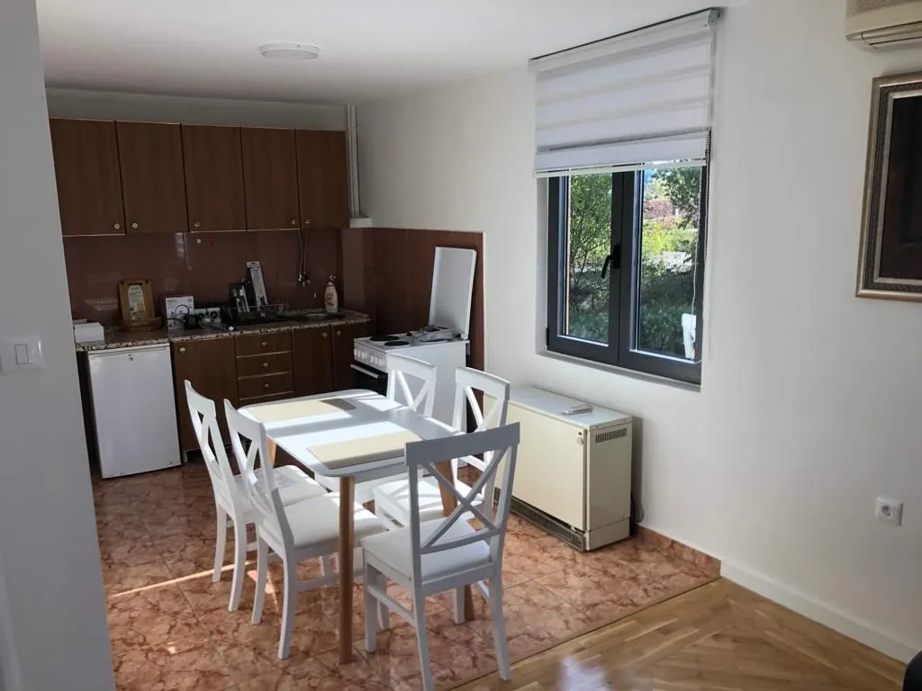 Izdavanje, dvosoban stan, 72m², Momišići, Podgorica