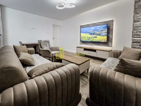 Prodaja, trosoban stan, 74m², Pobrežje, Podgorica - image 4