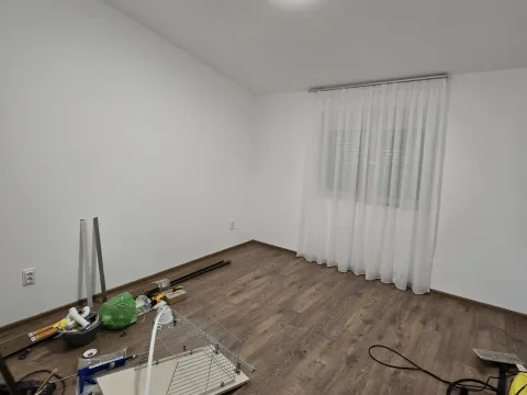 Izdavanje, trosoban stan, 180m², Tološi, Podgorica - image 7