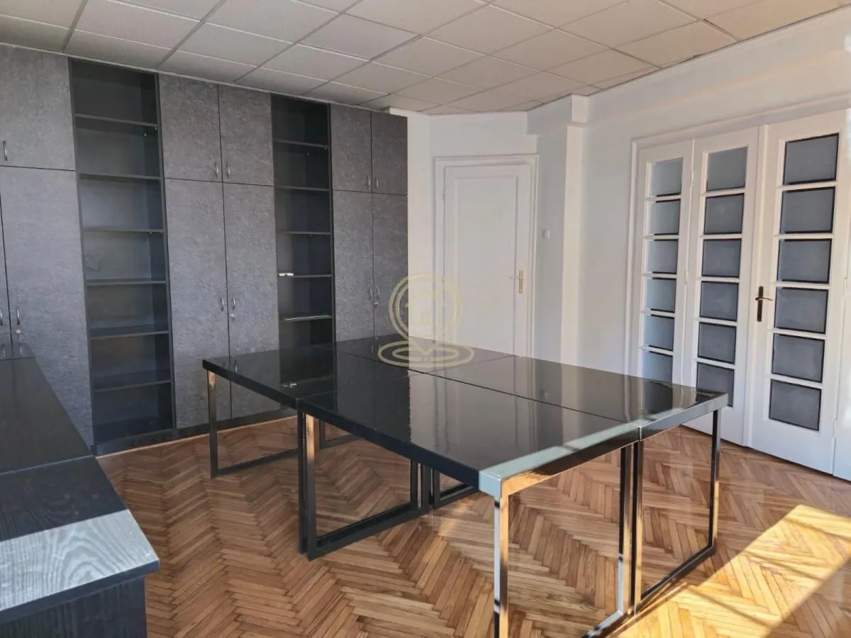 Rent, office space, 135m², Stari Grad, Beograd