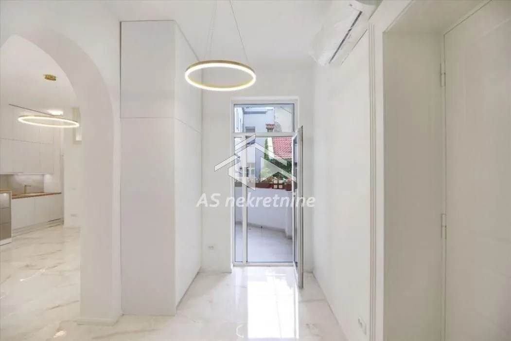 Rent, three bedroom apartment, 106m², Stari Grad, Beograd