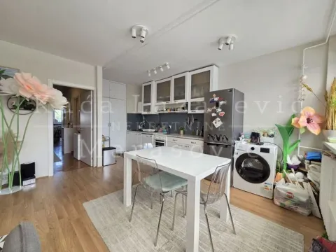 Sale, three bedroom apartment, 66m², Novi Beograd Blok 21, Novi Beograd Sve Podlokacije - image 3