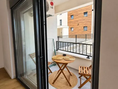 Izdavanje, jednosoban stan, 43m², Bečići, Budva - image 4