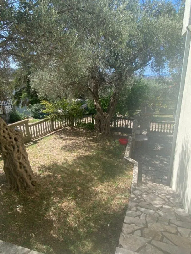 Sale, house, 300m², Marovići, Bar