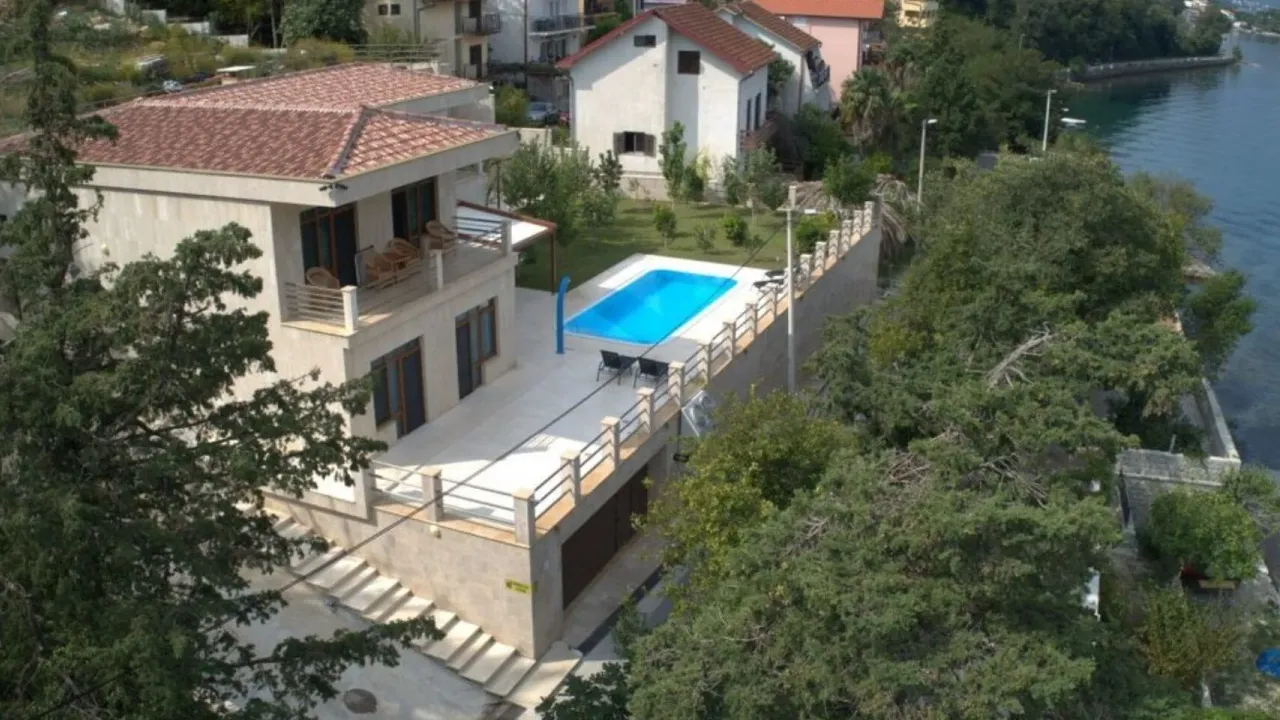 Prodaja, kuća, 370m², Stoliv, Kotor