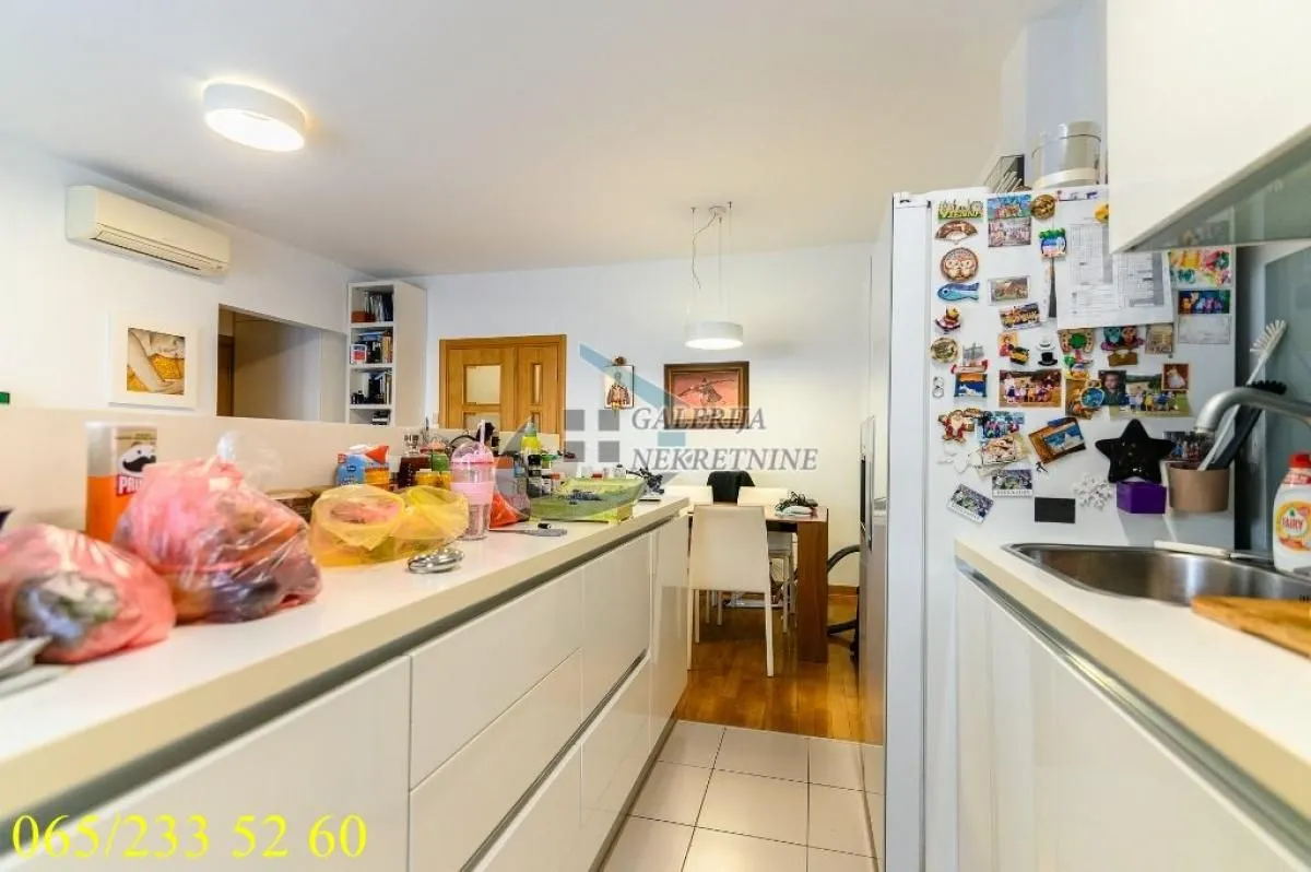 Sale, three bedroom apartment, 65m², Cvetni Trg, Vračar Sve Podlokacije