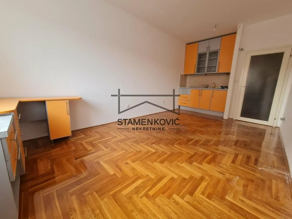 Prodaja, stan, 24m², Grbavica, Novi Sad Sve Podlokacije