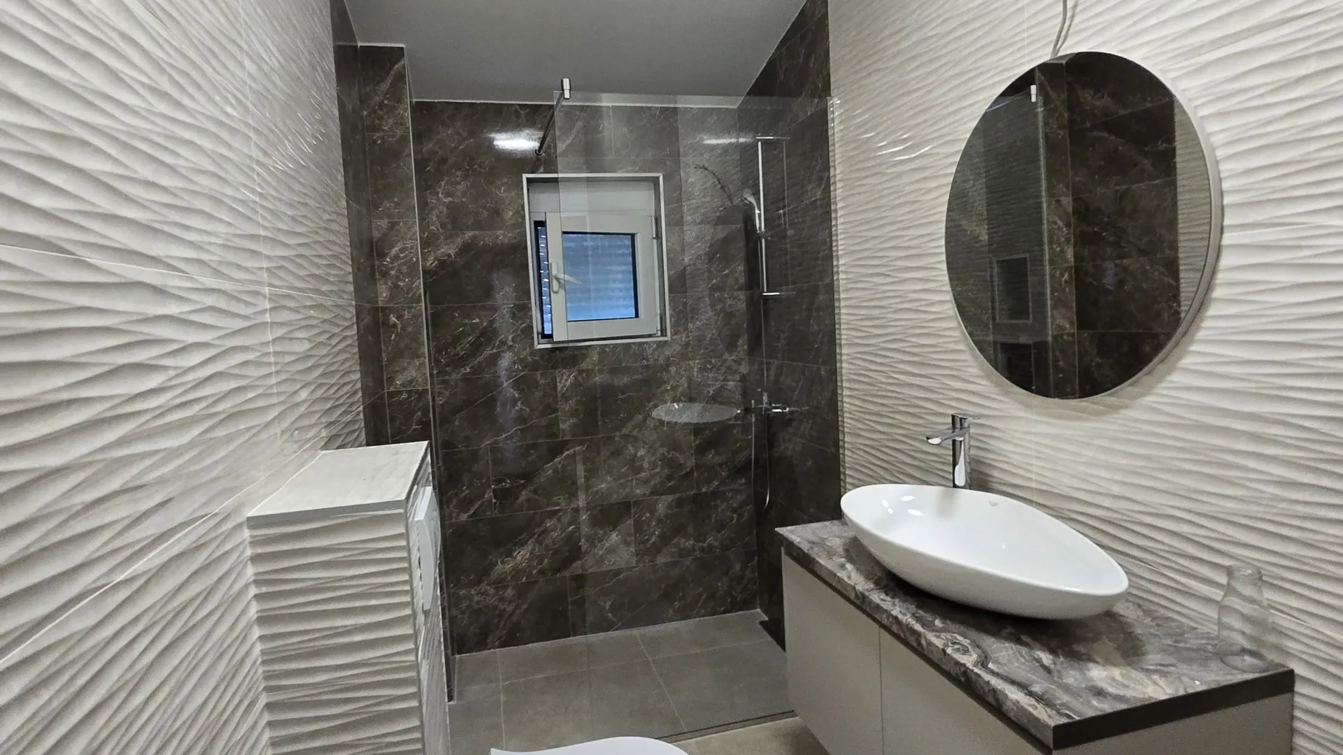 Rent, three bedroom apartment, 180m², Tološi, Podgorica