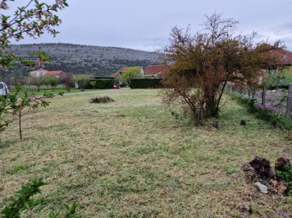 Sale, land lot, 644m², Tološi, Podgorica