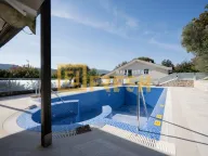 Izdavanje, kuća, 380m², Mareza, Podgorica - image 30