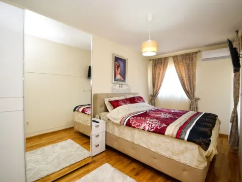 Rent, two bedroom apartment, 60m², City Kej, Podgorica - image 7