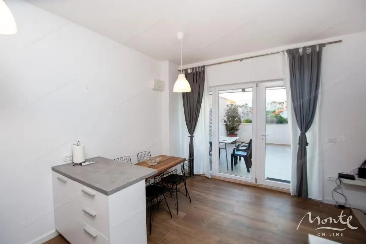Prodaja, jednosoban stan, 62m², Kalimanj, Tivat