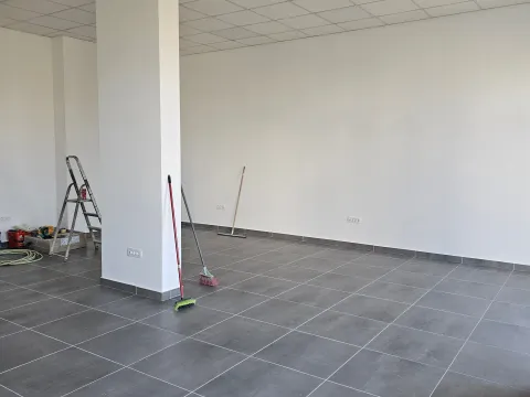 Rent, office space, 70m², Topolica, Bar - image 3