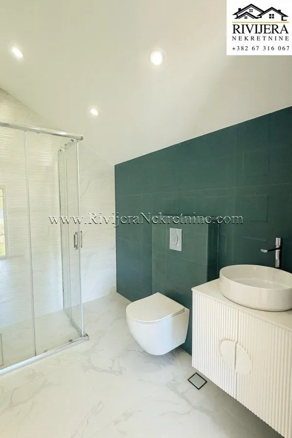 Prodaja, trosoban stan, 122m², Herceg Novi, Crna Gora
