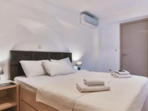 Izdavanje, dvosoban stan, 74m², Centar, Budva - image 10