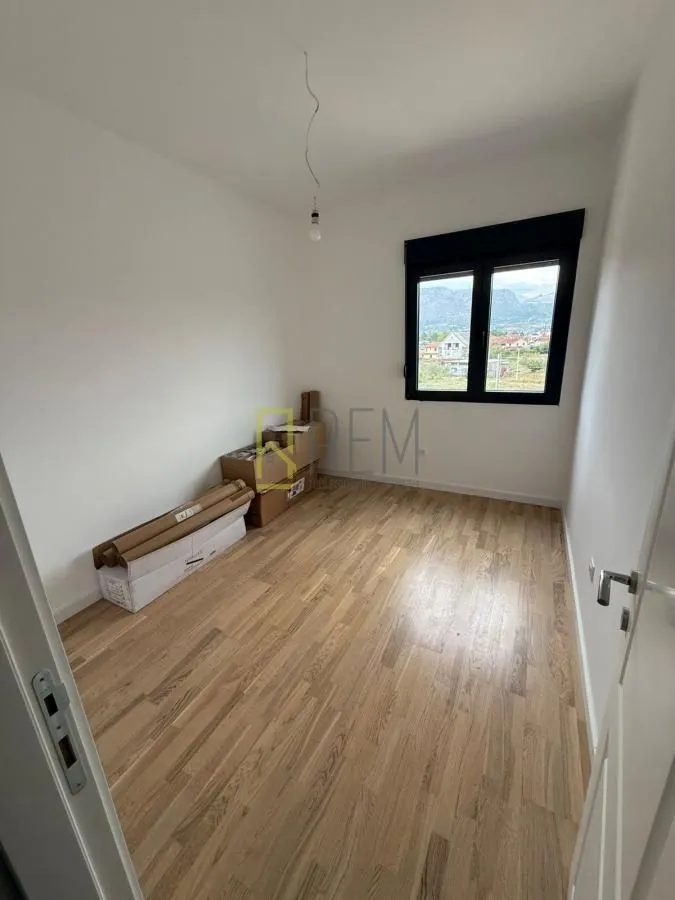 Prodaja, trosoban stan, 90m², Zagorič, Podgorica