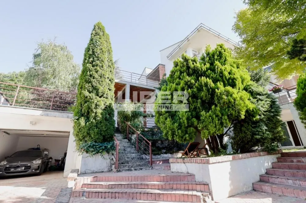 Sale, house, 544m², Višnjička Banja, Palilula Sve Podlokacije