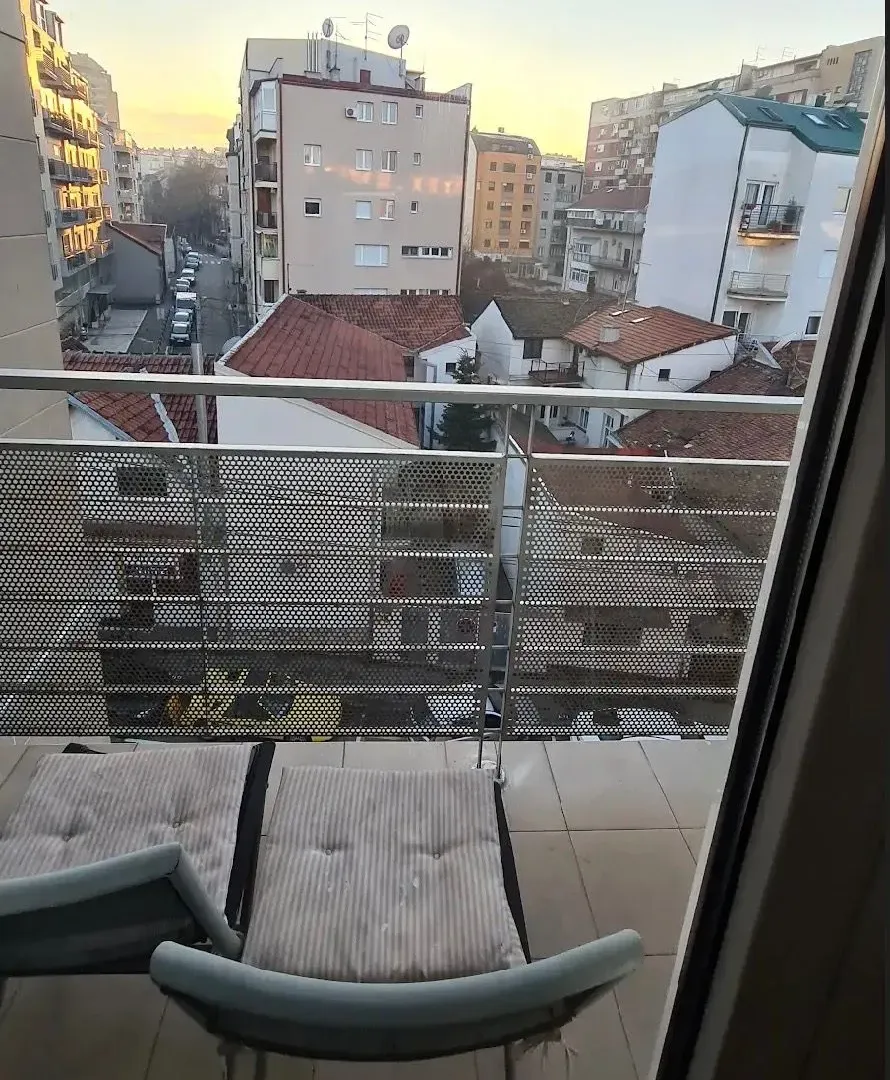 Izdavanje, dvosoban stan, 55m², Vračar Sve Podlokacije, Beograd