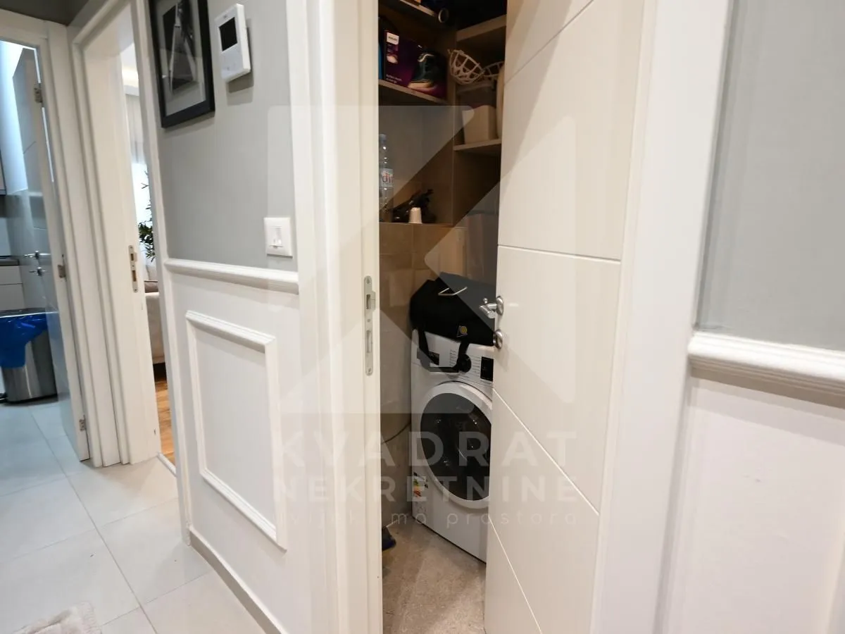 Izdavanje, dvosoban stan, 66m², Centar, Podgorica