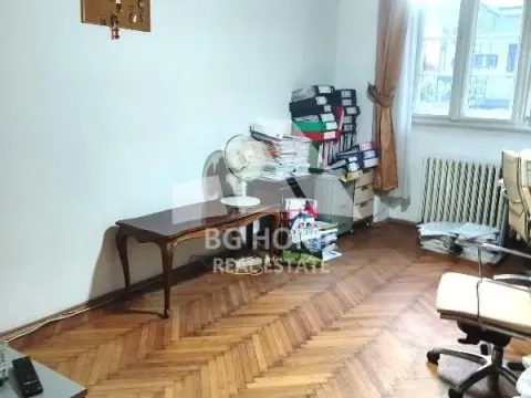 Izdavanje, trosoban stan, 70m², Savski Venac, Beograd - image 3