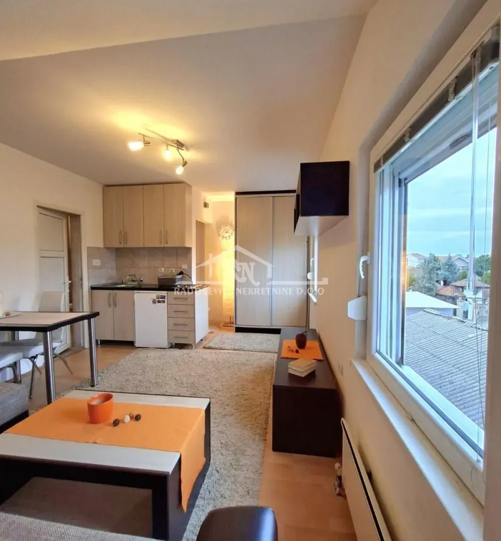 Prodaja, stan, 25m², Borča 1, Borča Sve Podlokacije