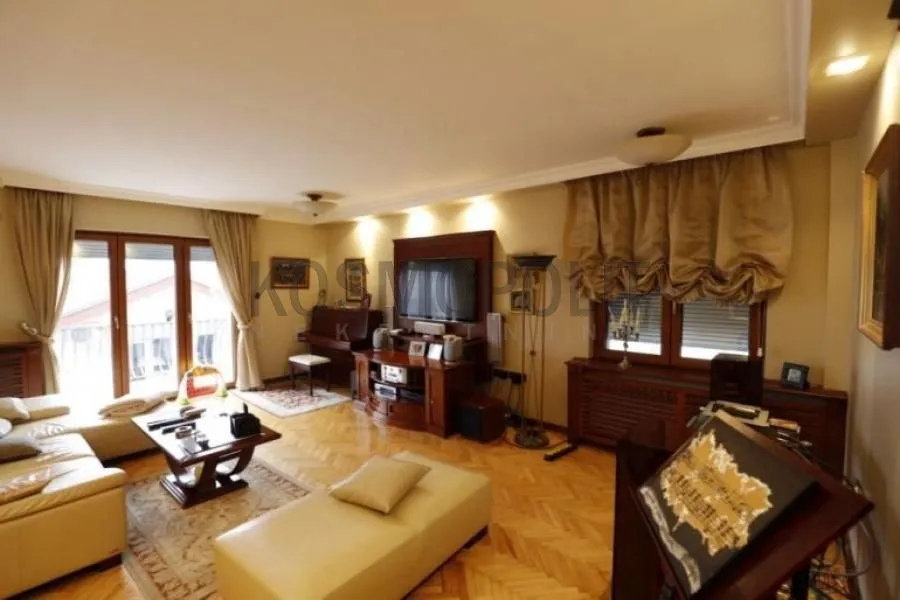 Prodaja, kuća, 520m², Filmski Grad, Beograd