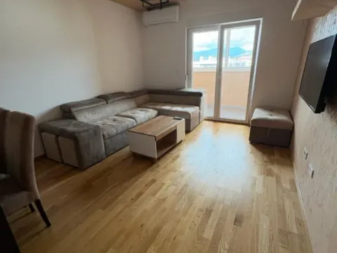 Izdavanje, jednosoban stan, 43m2, Tuški Put, Podgorica Izdavanje, jednosoban stan, 43m2, Tuški Put, Podgorica