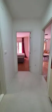 Prodaja, jednosoban stan, 49m², Central Point, Podgorica - image 9