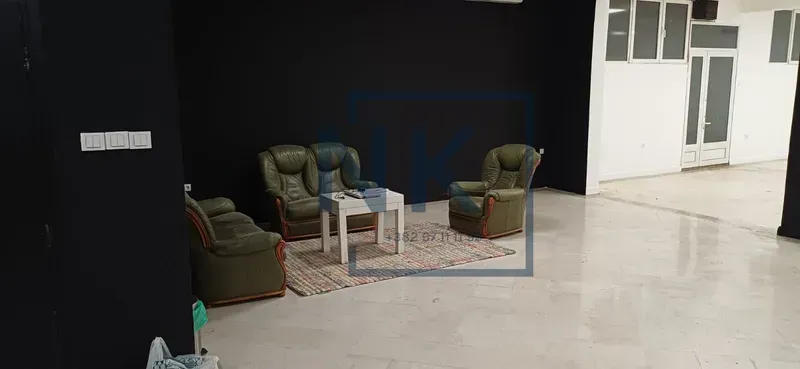 Izdavanje, poslovni prostor, 220m², Stara Varoš, Podgorica