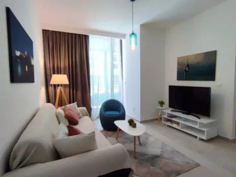 Izdavanje, dvosoban stan, 50m², Budva, Crna Gora