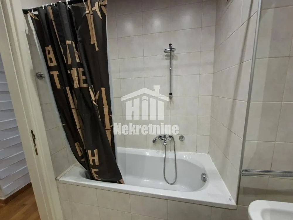 Prodaja, trosoban stan, 68m², Belvil, Beograd