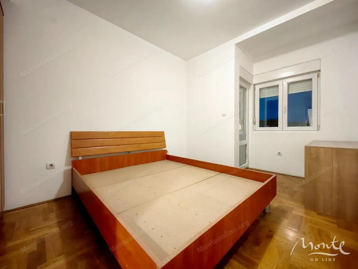 Prodaja, dvosoban stan, 74m², Podgorica, Crna Gora