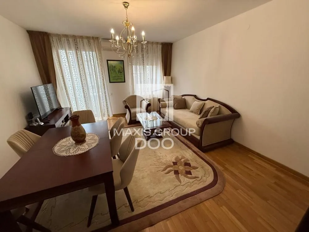 Izdavanje, trosoban stan, 81m², Čubura, Beograd