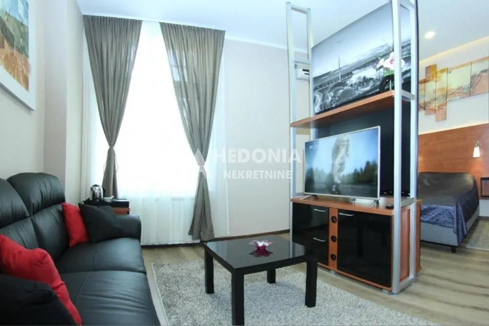 Sale, three bedroom apartment, 90m², Stari Grad, Beograd