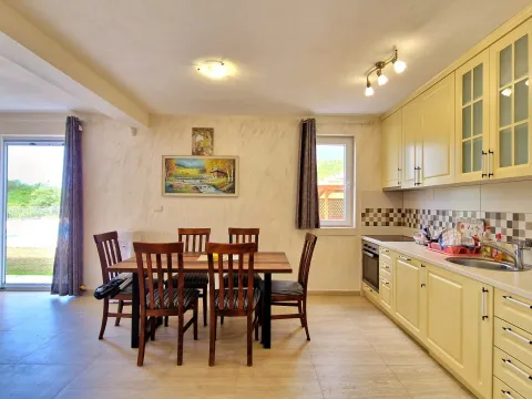 Prodaja, kuća, 185m², Zagora, Kotor - image 5