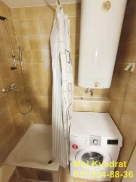 Kupatilo sa tuš kabinom, bojlerom i veš mašinom. - image 6
