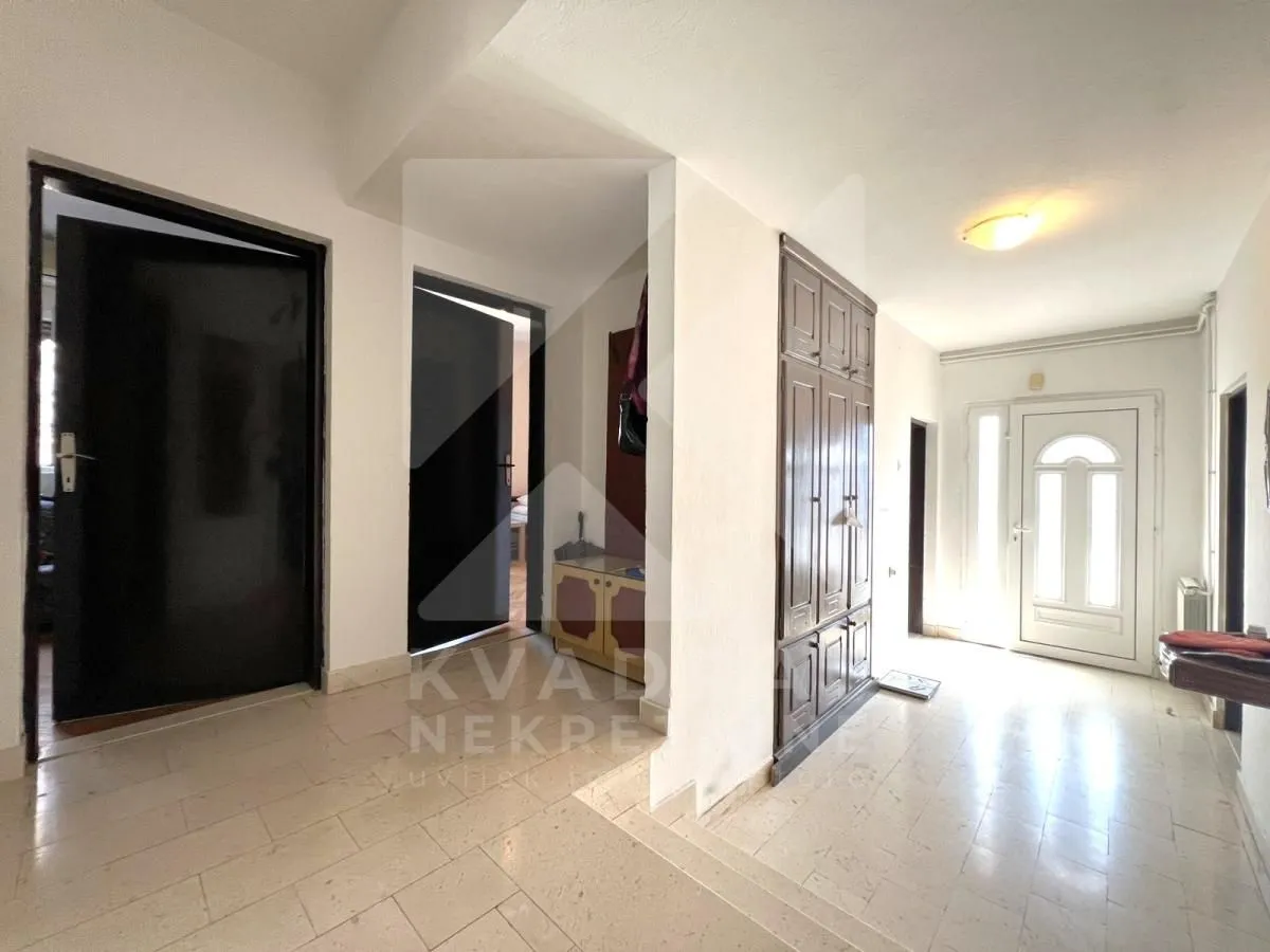 Prodaja, kuća, 159m², Malo Brdo, Podgorica