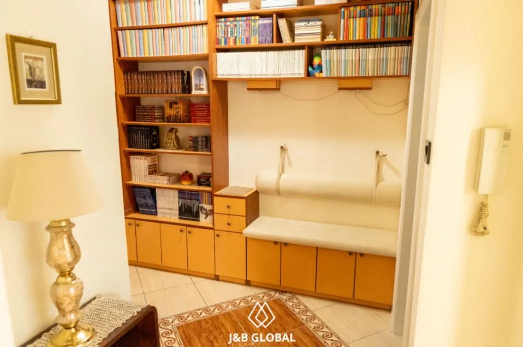 Izdavanje, dvosoban stan, 76m², Centar, Podgorica