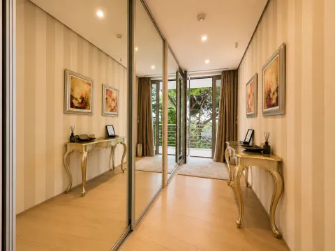 Izdavanje, dvosoban stan, 180m², Dukley Gardens, Budva - image 5