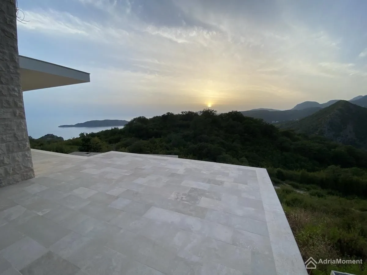 Sale, house, 400m², Bečići, Budva