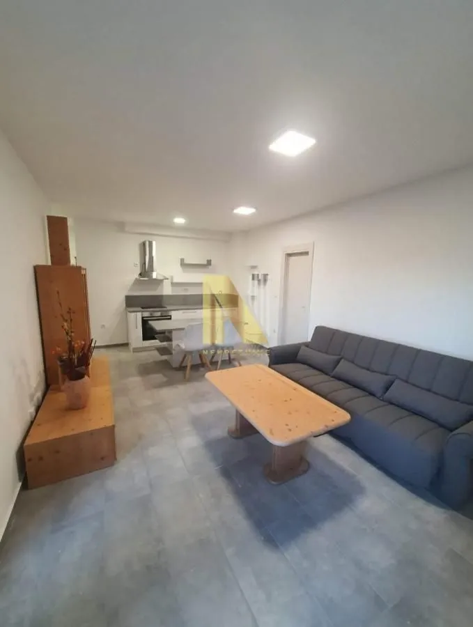 Prodaja, dvosoban stan, 43m², Salajka, Novi Sad Sve Podlokacije