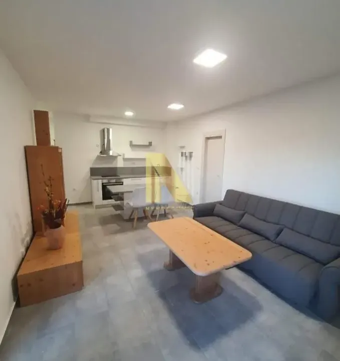 Prodaja, dvosoban stan, 43m², Salajka, Novi Sad Sve Podlokacije