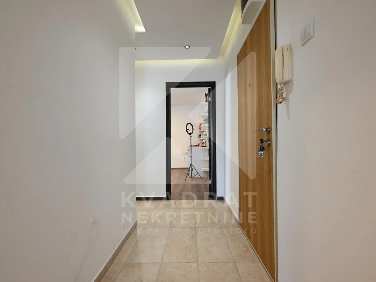 Rent, office space, 80m², Blok 5, Podgorica